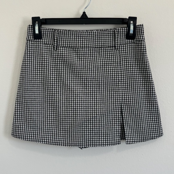 Dresses & Skirts - NWT LA Hearts Plaid Skirt